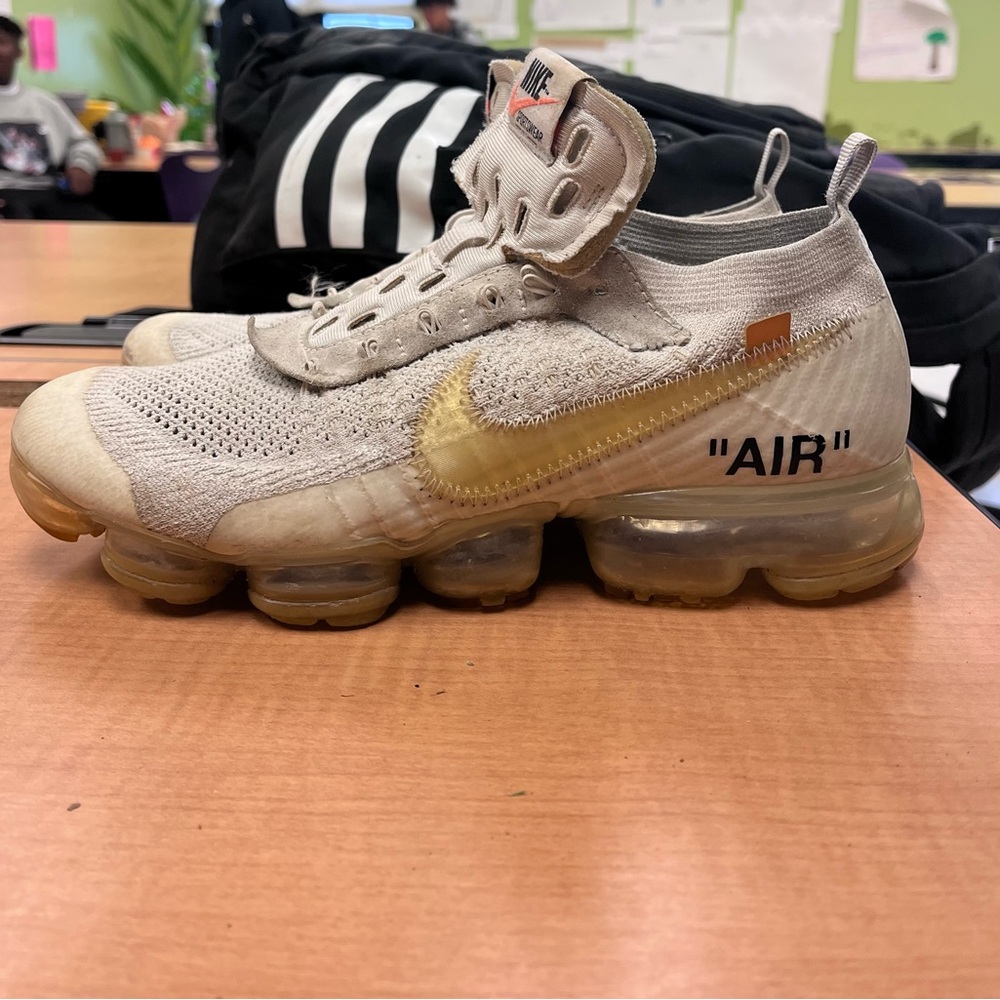 Men off white vapor max